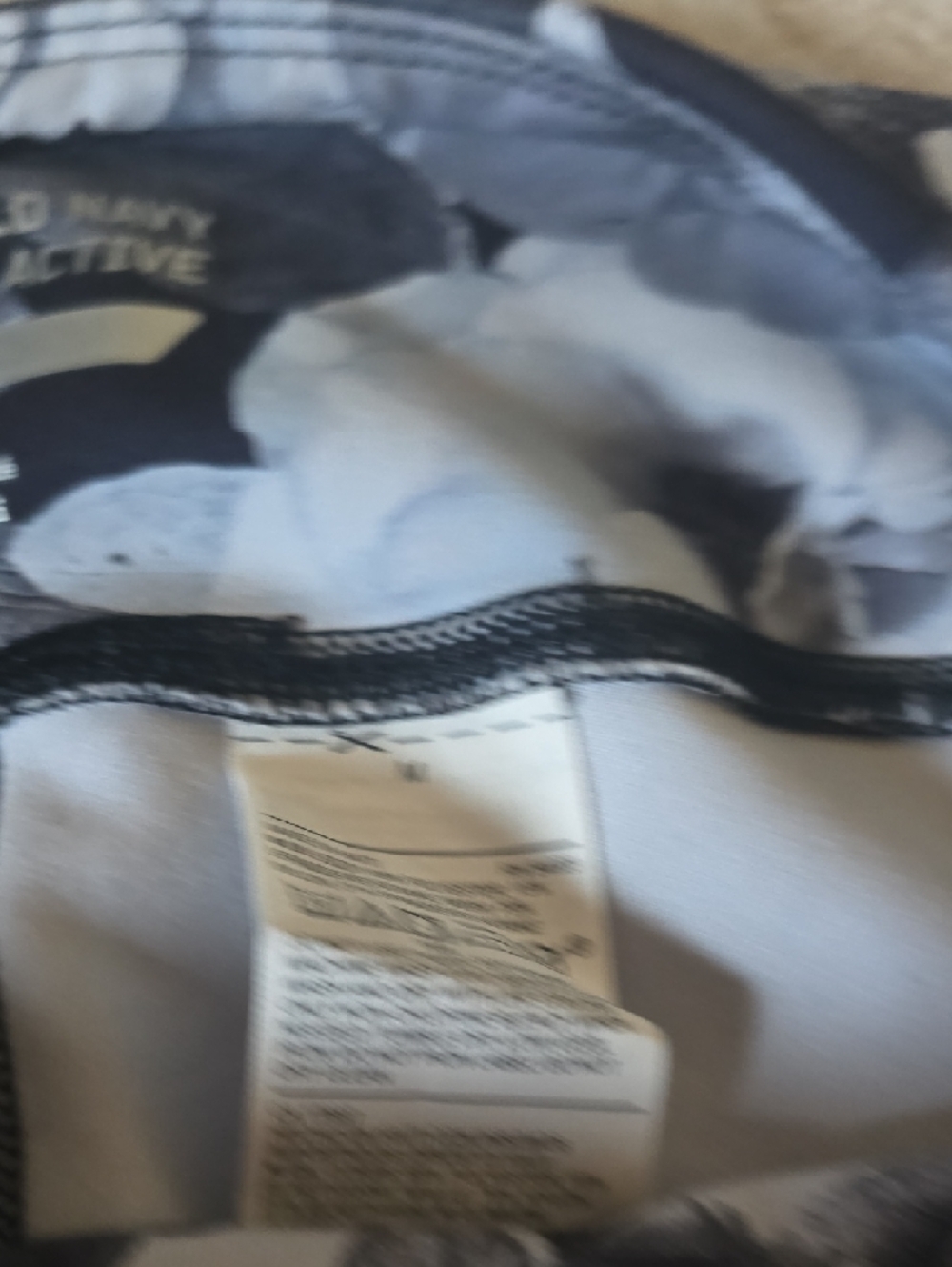 Old Navy Black and White Floral Leggings Active - Picture 5 of 6